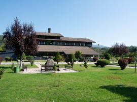 Hotel TISA，位于Busovača的酒店