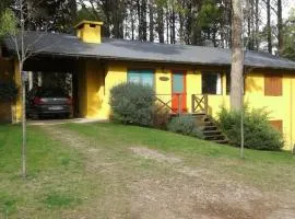 Casa completa en el bosque para 8 personas no aceptamos grupos de jovenes