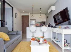 Palmyrah Surin Apartments by Beringela