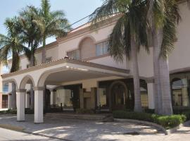 卡德雷塔中央贝斯特韦斯特酒店，位于Cadereyta Jiménez的酒店