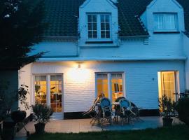 Zee Vakantievilla Begijnhof 5 De Haan，位于Nieuwmunster的别墅