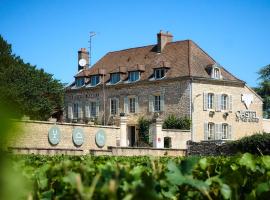 Castel de Très Girard - Hotel & Restaurant - Teritoria，位于莫雷-圣但尼的酒店
