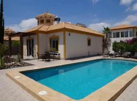 Villa Ensueño with private pool and large garden