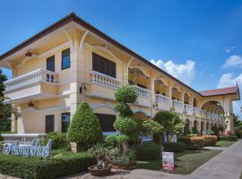 公园泳池度假酒店，位于廊开的度假村