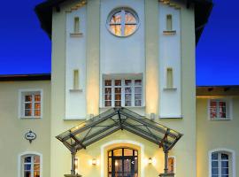 Hotel Xtra Gleis，位于赫尔斯特尔的酒店