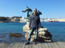 Hotel Golden ParkBudapest，位于Strovolos的酒店