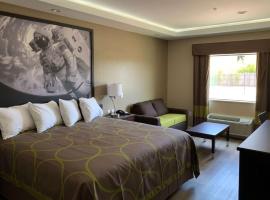 Super 8 by Wyndham Kingwood Houston North，位于金伍德的酒店