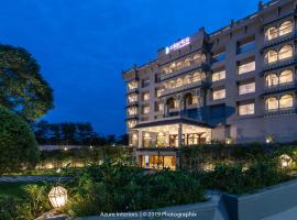 Clarks Inn Suites Raipur，位于赖布尔的酒店