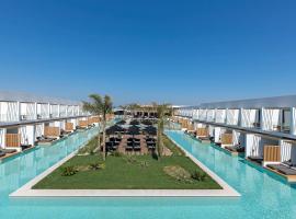D' Andrea Lagoon All Suites - Adults Only，位于马尔马里的酒店