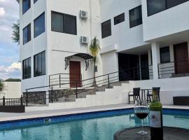 HOTEL CANDELERO，位于Yuriria的酒店