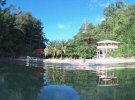 Sunset beach Togean，位于Lebiti的酒店