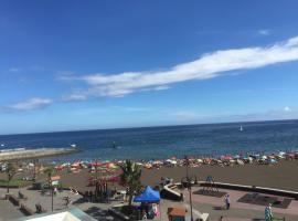 SUITE PLAYA Y MAR - sea view, wifi and AC，位于梅莱纳拉的酒店