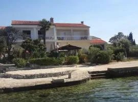 Apartments Andri - 5m from beach