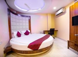 Hotel Apex International near Mumbai Airport，位于孟买的酒店