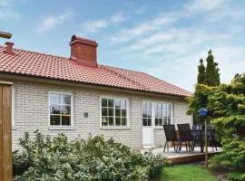 3 Bedroom Cozy Home In Karlshamn