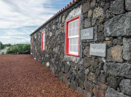 Casa Medronho，位于São Mateus的酒店