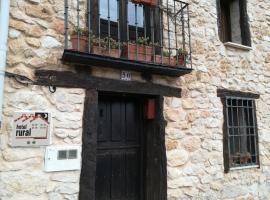 Hotel rural La fonda Leal，位于Zuzones的酒店