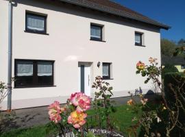 Zum Rosenhügel，位于黑伦塔尔的酒店