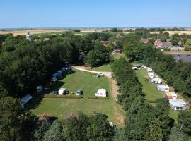 Camping Boetn Toen Pieterburen，位于彼得比伦的露营地