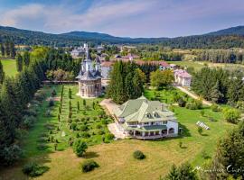 Casa "Ierusalim-Hozeva-Hozeva"，位于Mînăstirea Neamţ的乡间豪华旅馆