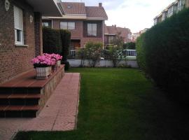 Hostal Azúa，位于Salas de los Infantes的酒店