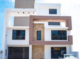 La Estancia Apartments Mazatlan，位于马萨特兰的酒店