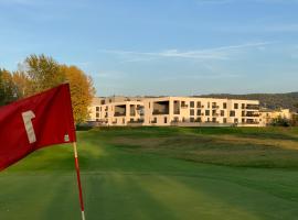 Greenbay Golf Apartments，位于特伦钦Golf Club of Trenčín附近的酒店