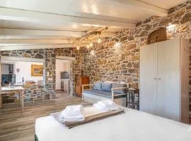 Perachori Boutique Studios