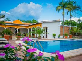 Hotel Quinta Valentina，位于Ahuacatlán的酒店
