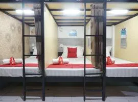 RedDoorz Hostel @ Borobudur Street