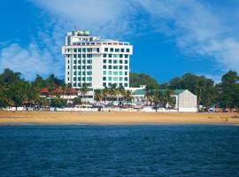 奎隆海滩酒店及会议中心，位于奎隆的酒店