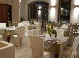 Cantine Iannella，位于托雷翠索的酒店