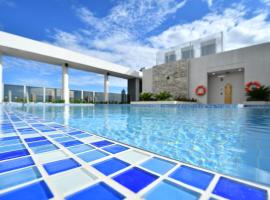 Holiday Inn Express Asuncion Aviadores by IHG，位于亚松森的带泳池的酒店