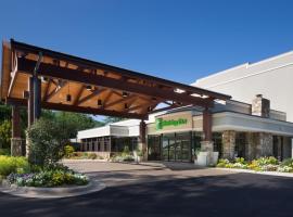 Holiday Inn Asheville East-Blue Ridge Pkwy, an IHG Hotel，位于阿什维尔西北卡罗来纳自然中心附近的酒店