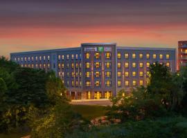 Staybridge Suites - Quincy by IHG，位于昆西的酒店