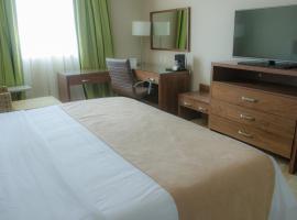 Holiday Inn Express and Suites Celaya by IHG，位于塞拉亚的酒店