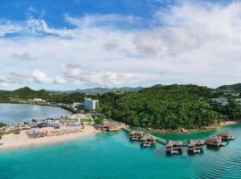 Royalton Antigua, An Autograph Collection All-Inclusive Resort，位于Five Islands Village的度假村