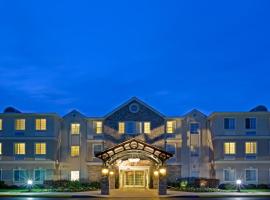 Staybridge Suites-Philadelphia/Mount Laurel, an IHG Hotel，位于劳雷尔山的带泳池的酒店