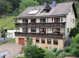 Haus Am Waldesrand，位于哈茨山区黑尔茨贝格的旅馆
