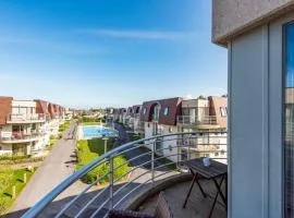 Modern Apartment with Terrace & public Pool