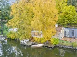 Peaceful, Picturesque Lake & Forest Retreat