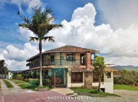 Hotel Santorino Village，位于圣佩德罗的酒店