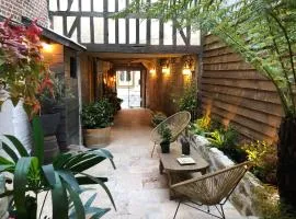 LE PATIO / les suites romantiques du grenier à sel