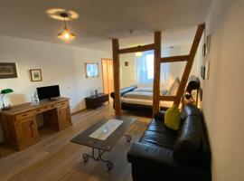 Hotel-Krone-Lounge，位于Herdwangen-Schönach的酒店