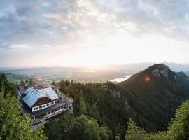 Boutiquehotel Blaue Burg Falkenstein，位于普夫龙滕宽阔的山峰缆车附近的酒店