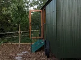 Glamping Malvern shepherd hut