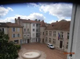 appartement place de la mairie à Nérac