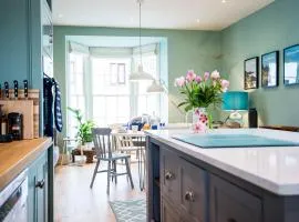 Gwalia House- Stunning Central Townhouse with 3 ensuite bedrooms