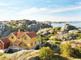 12 person holiday home in Sk rhamn