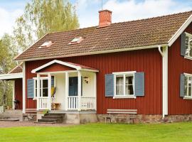 Two-Bedroom Holiday home in Pauliström，位于Kvillsfors的度假屋